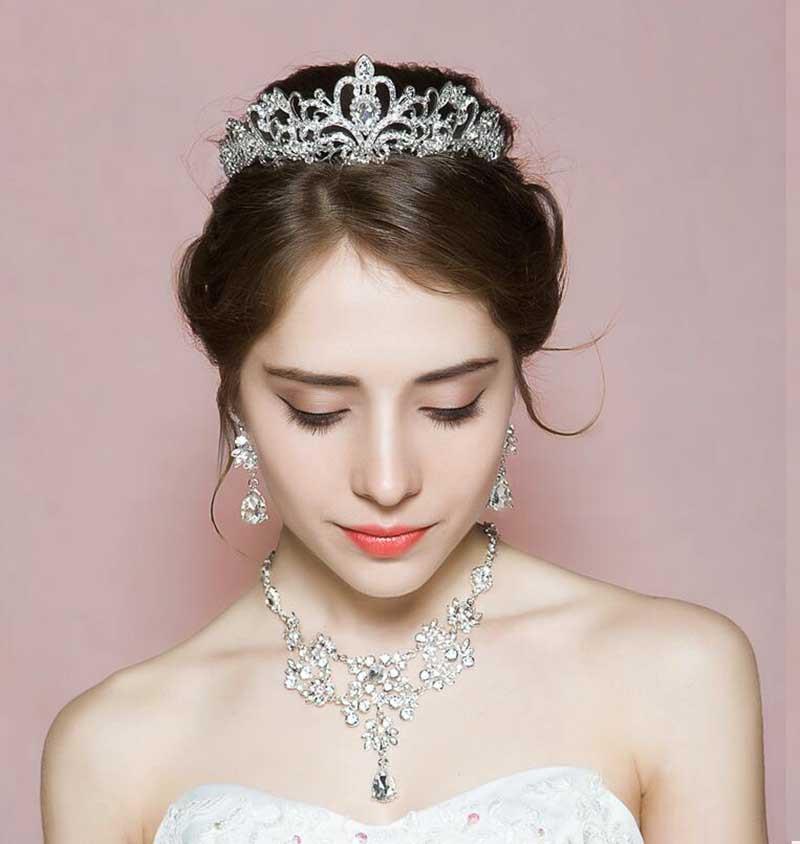 Vintage Wedding Veil and Tiara Bridal Crown Antique Style