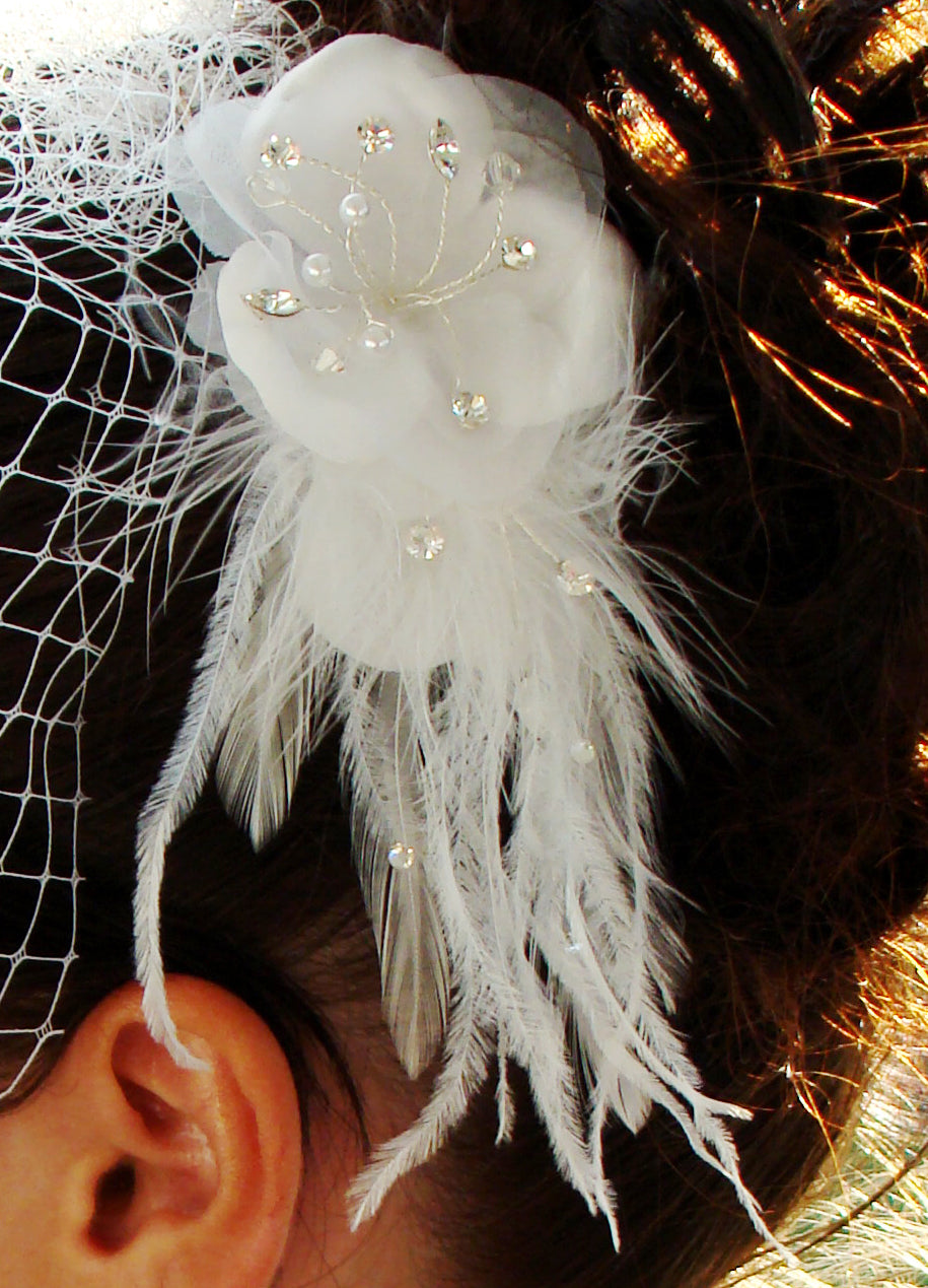 LBBA Crystal Pearl Wedding Hair Comb with Feather Plume & Silk Petals Ostrich Plume Comb / Ivory